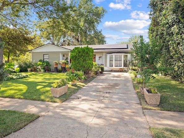 1255  Olden Street , Dallas Texas 75211