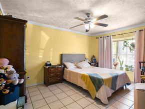 1255  Olden Street , Dallas Texas 75211