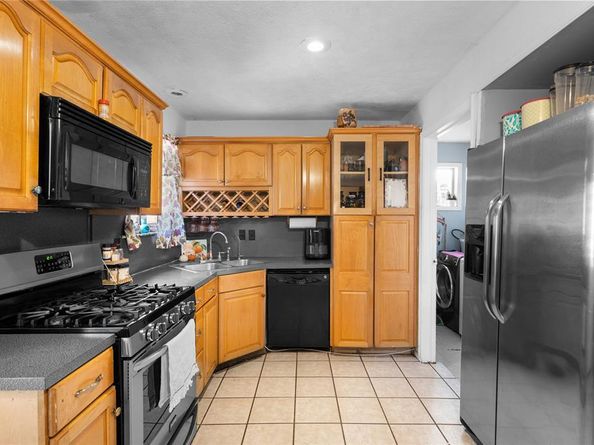 1255  Olden Street , Dallas Texas 75211