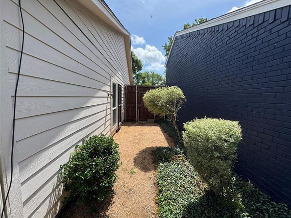 2325  Windy Drive , Garland Texas 75044