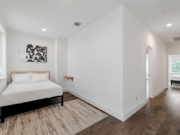 1771  Mccoy Street  401, Dallas Texas 75204