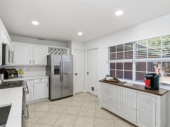 824  Stone Trail Drive , Flower Mound Texas 75028