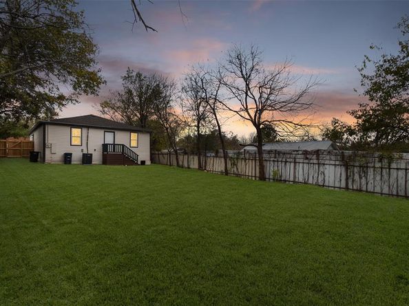 2806  28th Street , Fort Worth Texas 76106