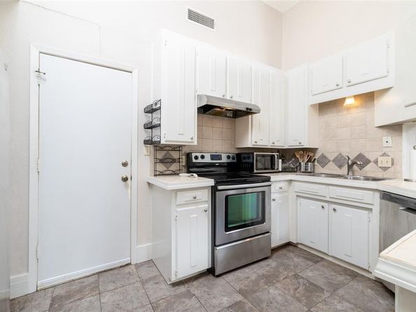 4909  Queen Court , Fort Worth Texas 76103