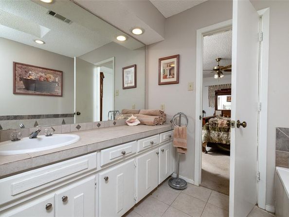 4909  Queen Court , Fort Worth Texas 76103