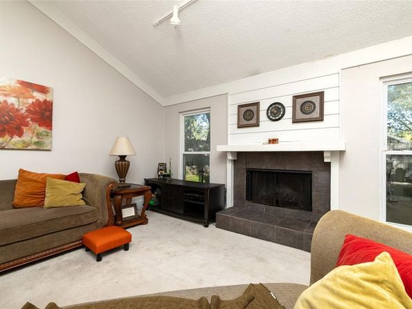 4909  Queen Court , Fort Worth Texas 76103