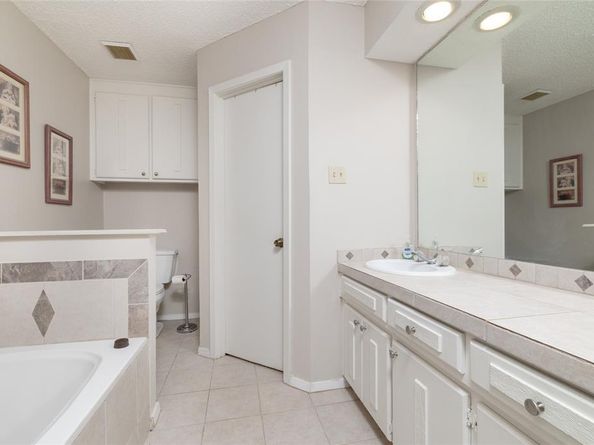 4909  Queen Court , Fort Worth Texas 76103