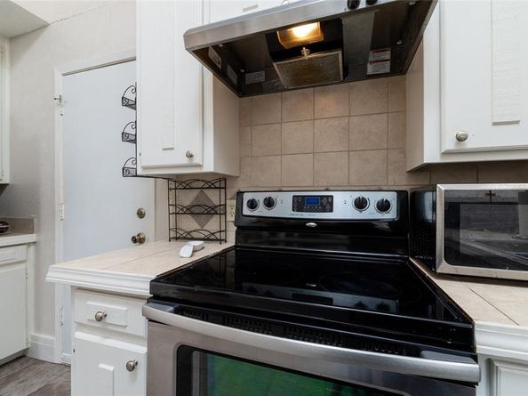 4909  Queen Court , Fort Worth Texas 76103