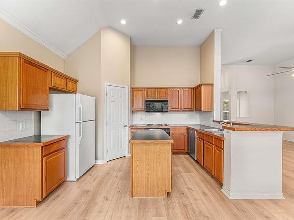 111  Midcrest Drive , Irving Texas 75063