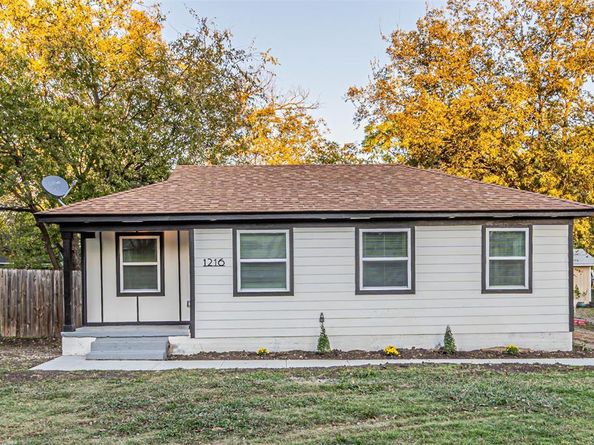 1216  Greenbrier Drive , River Oaks Texas 76114