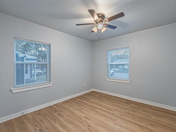 1216  Greenbrier Drive , River Oaks Texas 76114