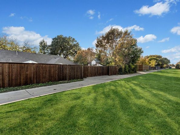 1509  Woodoak Drive , Richardson Texas 75082