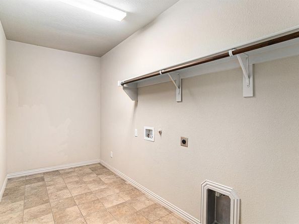 6132  Falls Lake Road , Fort Worth Texas 76179