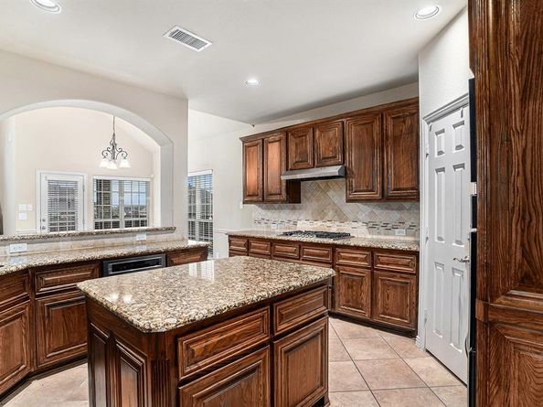 6132  Falls Lake Road , Fort Worth Texas 76179