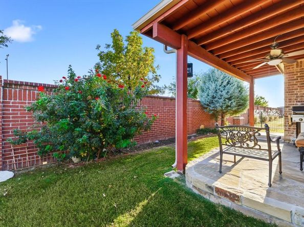 7992  Cool River Drive , Frisco Texas 75036