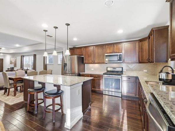 7992  Cool River Drive , Frisco Texas 75036