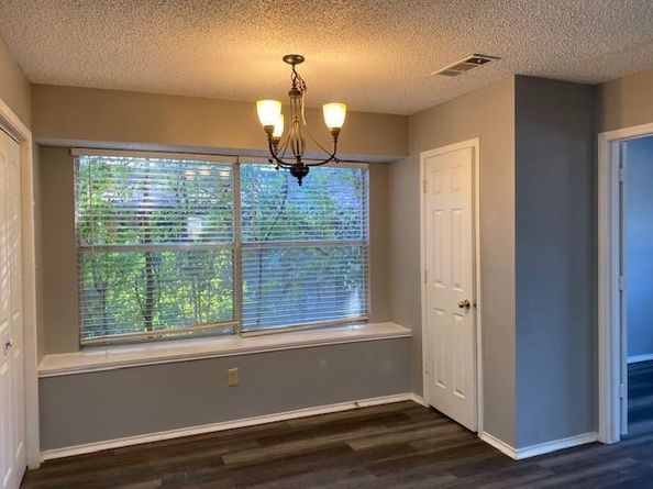 1512  Straus Road , Cedar Hill Texas 75104