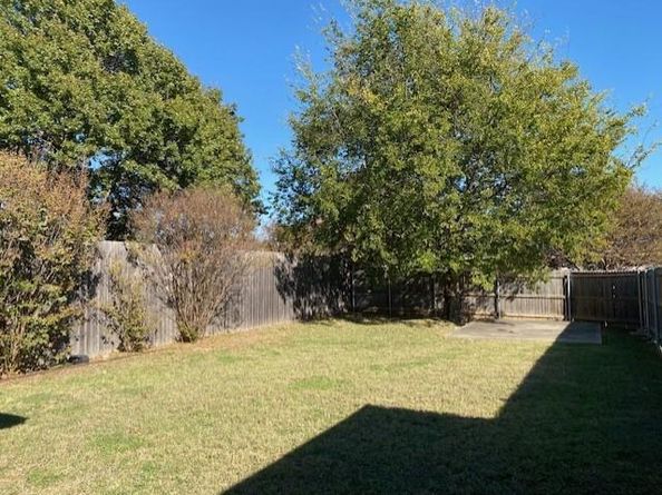 1512  Straus Road , Cedar Hill Texas 75104