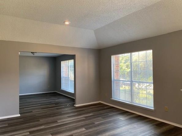 1512  Straus Road , Cedar Hill Texas 75104