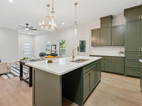 830  Stamps Avenue , Fort Worth Texas 76114