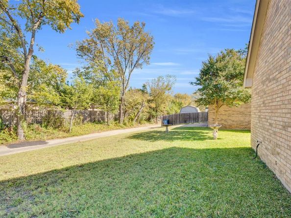 1713  Turtle Point Drive , DeSoto Texas 75115