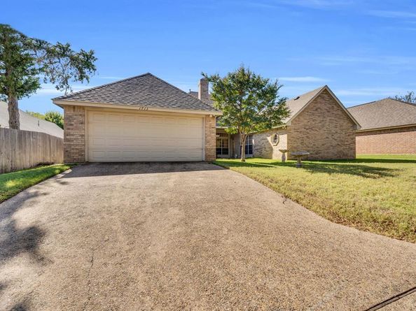 1713  Turtle Point Drive , DeSoto Texas 75115