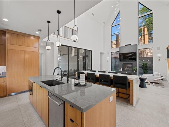 5839  Richmond Avenue , Dallas Texas 75206