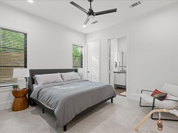 5839  Richmond Avenue , Dallas Texas 75206