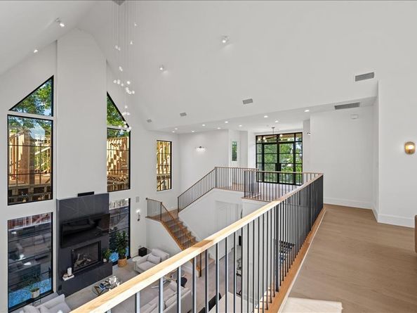 5839  Richmond Avenue , Dallas Texas 75206