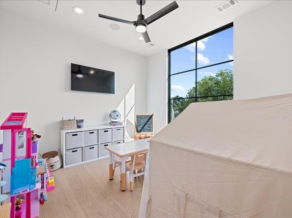 5839  Richmond Avenue , Dallas Texas 75206