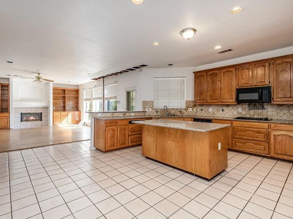 2514  Fallview Lane , Carrollton Texas 75007