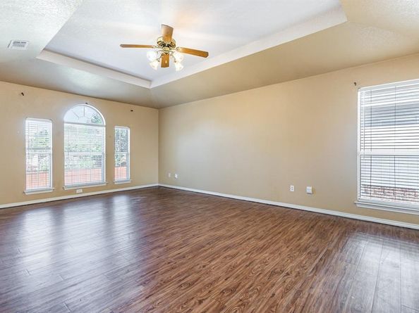 2514  Fallview Lane , Carrollton Texas 75007