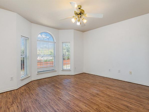 2514  Fallview Lane , Carrollton Texas 75007