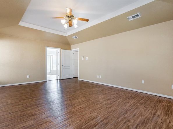 2514  Fallview Lane , Carrollton Texas 75007
