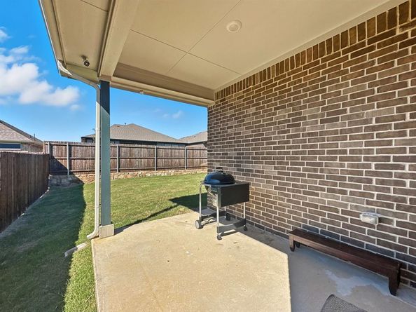 2216  Redwing Drive , Denton Texas 76205