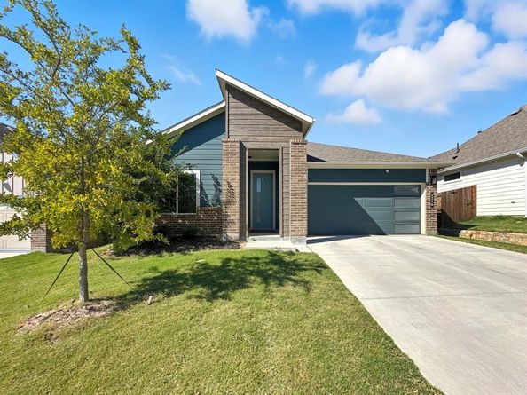 2216  Redwing Drive , Denton Texas 76205