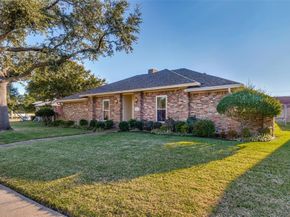 2413  Parkside Drive , Garland Texas 75040