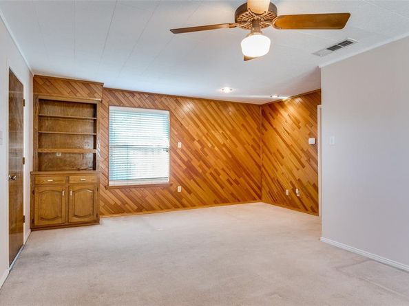 2413  Parkside Drive , Garland Texas 75040