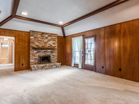 2413  Parkside Drive , Garland Texas 75040