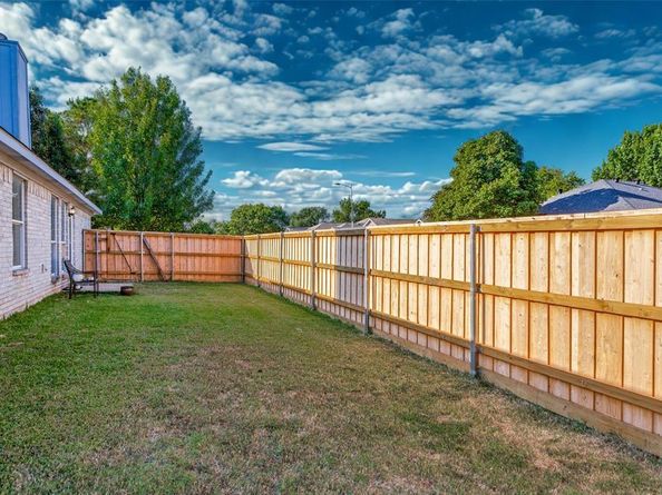 2811  Monthaven Drive , Arlington Texas 76001