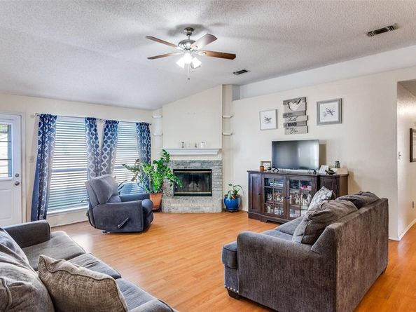 2811  Monthaven Drive , Arlington Texas 76001