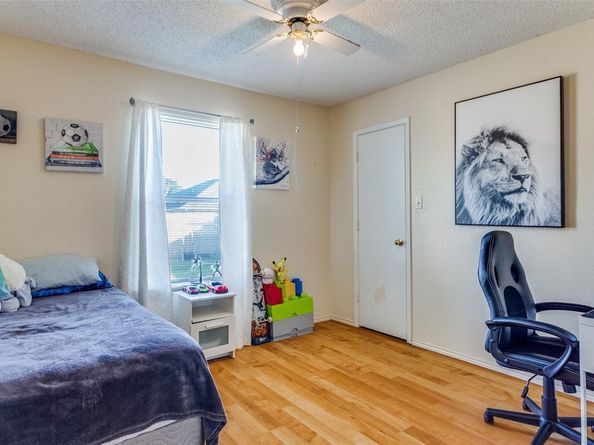 2811  Monthaven Drive , Arlington Texas 76001