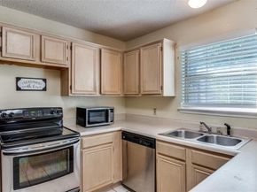 2811  Monthaven Drive , Arlington Texas 76001