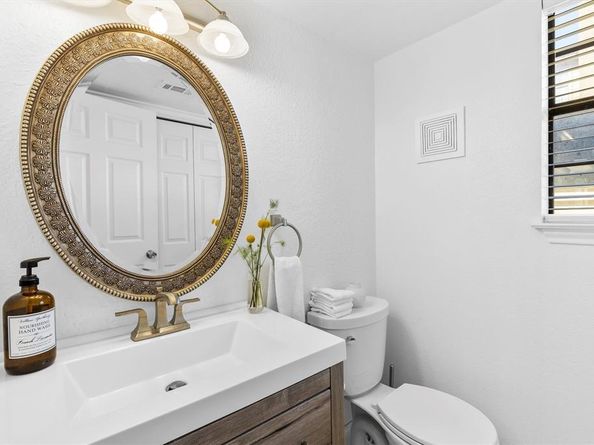 5200  Martel Avenue  32B, Dallas Texas 75206