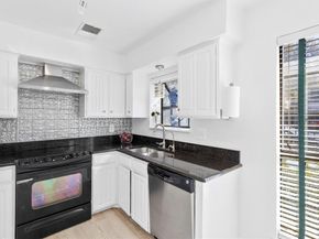 5200  Martel Avenue  32B, Dallas Texas 75206