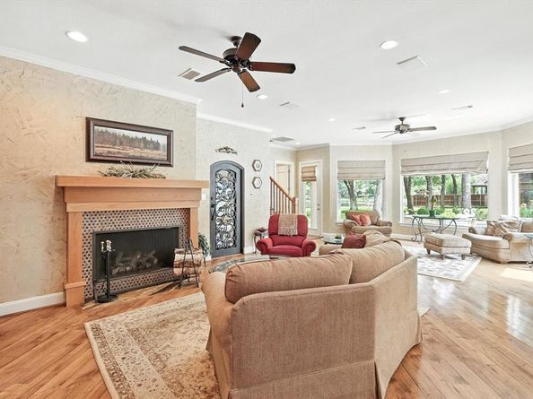5009  Deerwood Park Drive , Arlington Texas 76017