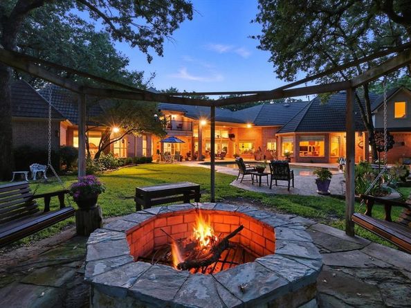 5009  Deerwood Park Drive , Arlington Texas 76017