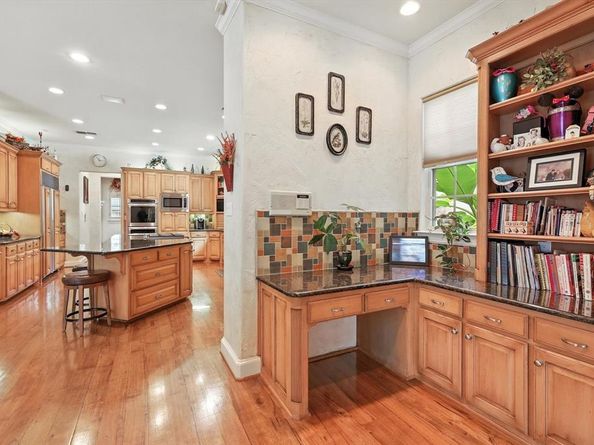 5009  Deerwood Park Drive , Arlington Texas 76017