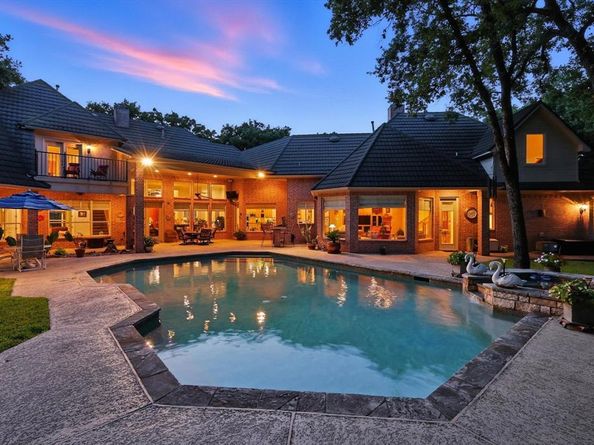 5009  Deerwood Park Drive , Arlington Texas 76017