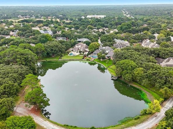 5009  Deerwood Park Drive , Arlington Texas 76017